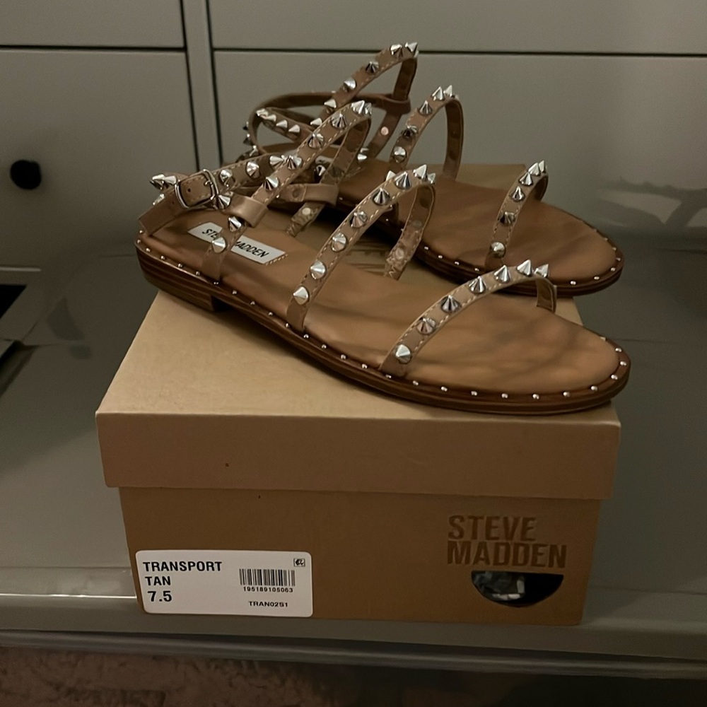 NWT Steve Madden Transport Studded Sandals